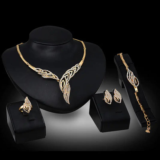 Conjunto de joyas nupciales indias doradas