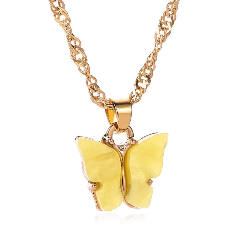 Gargantilla con colgante de mariposa y cadena de oro: joyería de playa bohemia