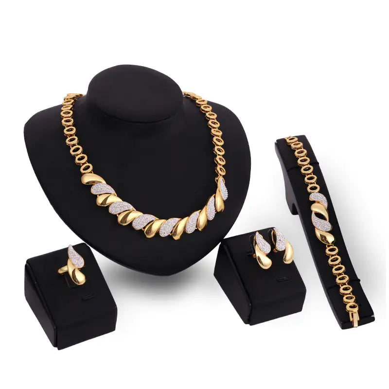 Conjunto de joyas nupciales indias doradas