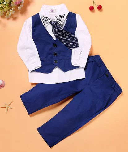 Conjunto de ropa para niños pequeños