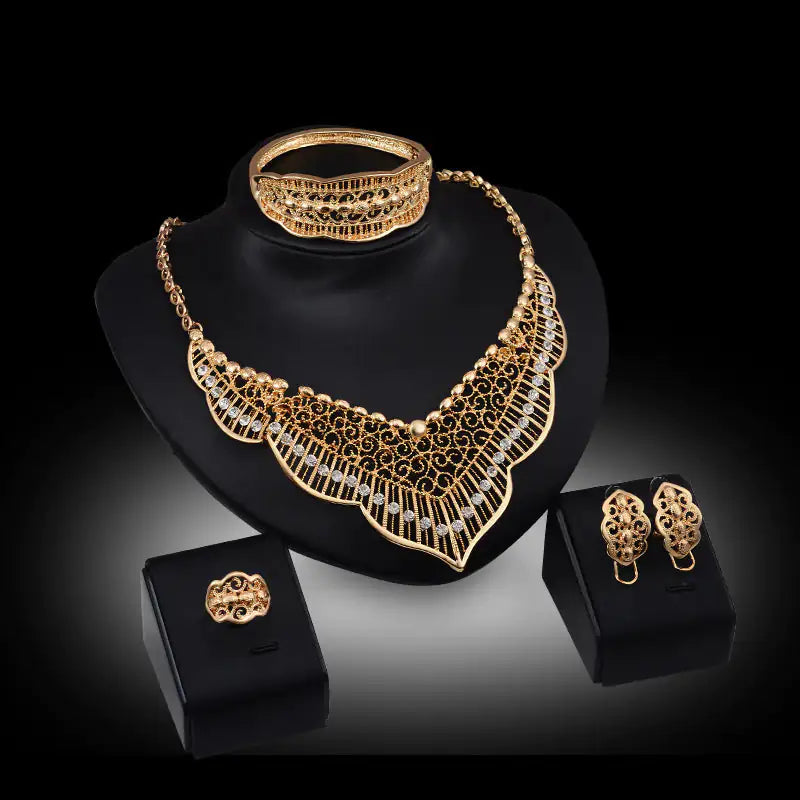 Conjunto de joyas nupciales indias doradas