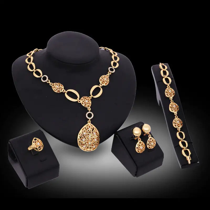 Conjunto de joyas nupciales indias doradas