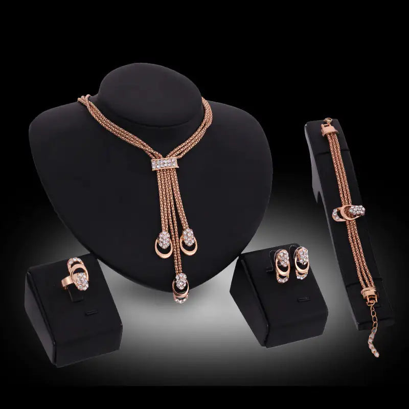 Conjunto de joyas nupciales indias doradas