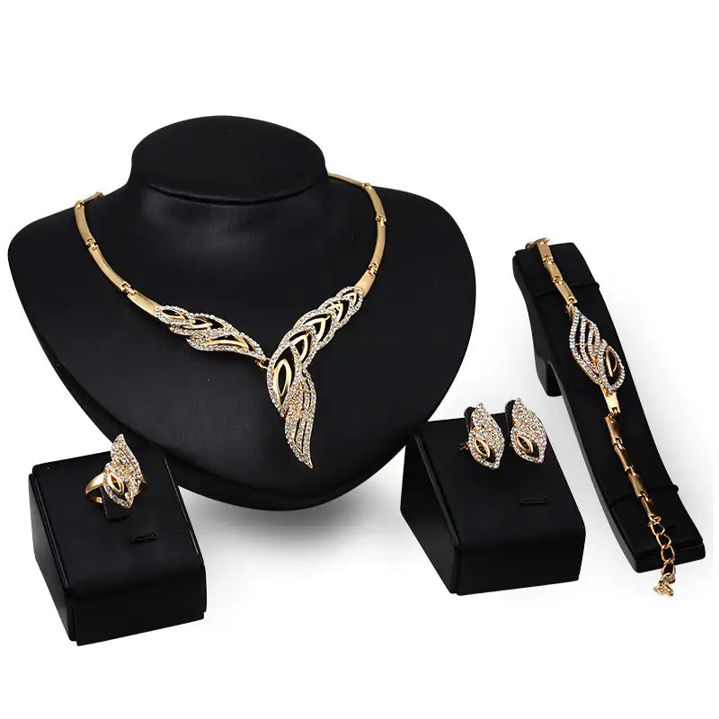 Conjunto de joyas nupciales indias doradas