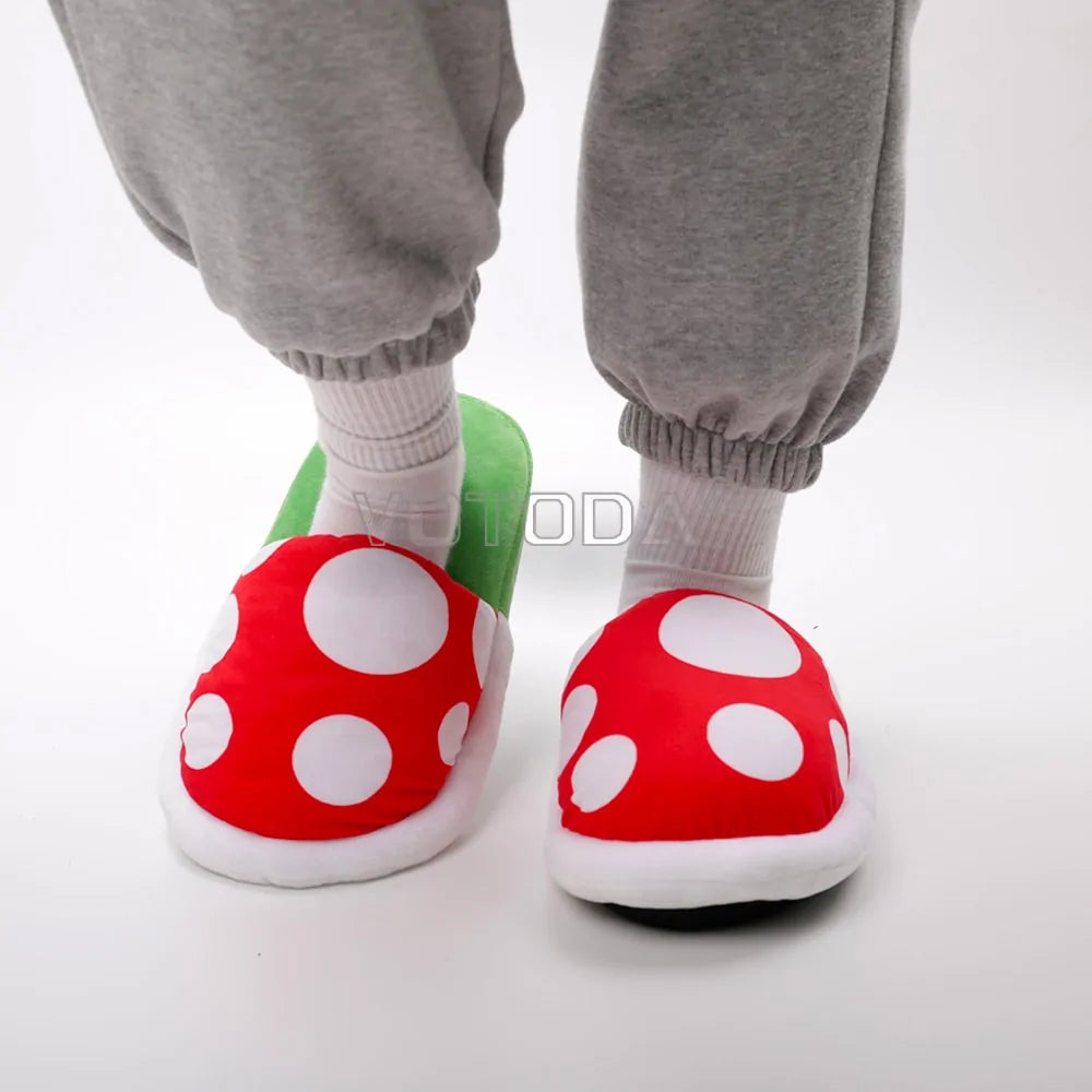 Pantuflas de invierno cálidas para mujer con forma de hongo y dibujos animados