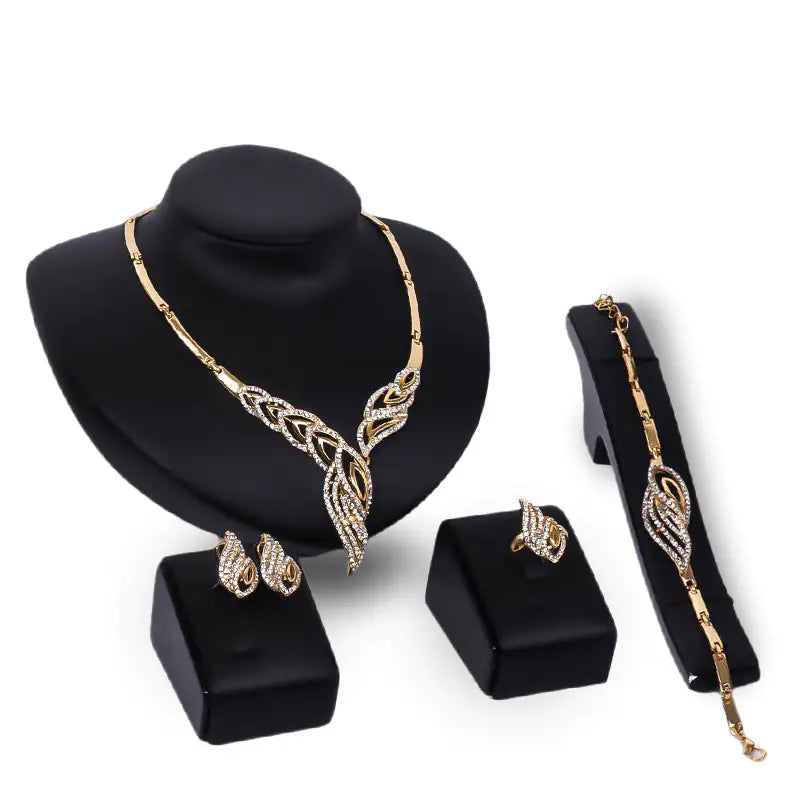 Conjunto de joyas nupciales indias doradas