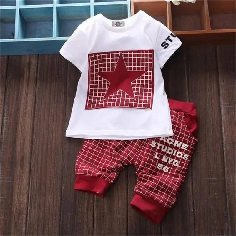 Conjunto de ropa de verano para bebé niño con estampado de estrellas: camiseta + pantalón